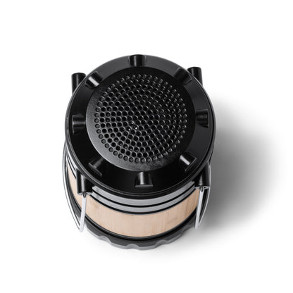 Cassa wireless da 3W con funzione di lampada da 230 lumen e struttura principale in bambù.