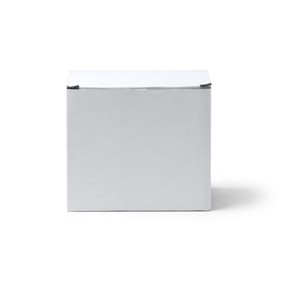 Confezione per tazze, realizzata in cartone ondulato. Misure 12 x 10,6 x 9 cm.